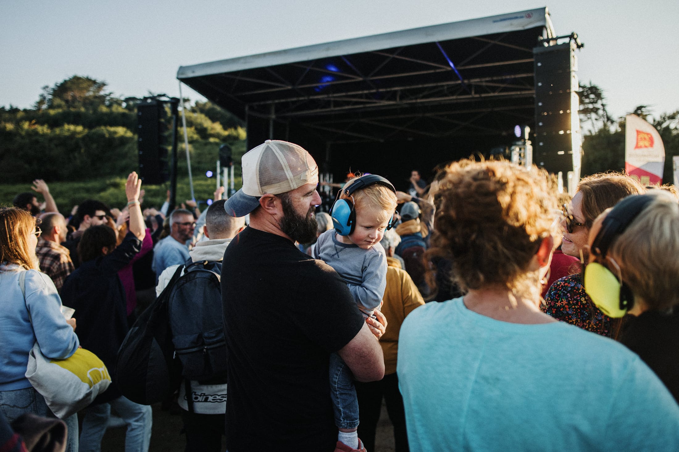 Image de l'édition 2024 de Fermanville en Scène festivaliers