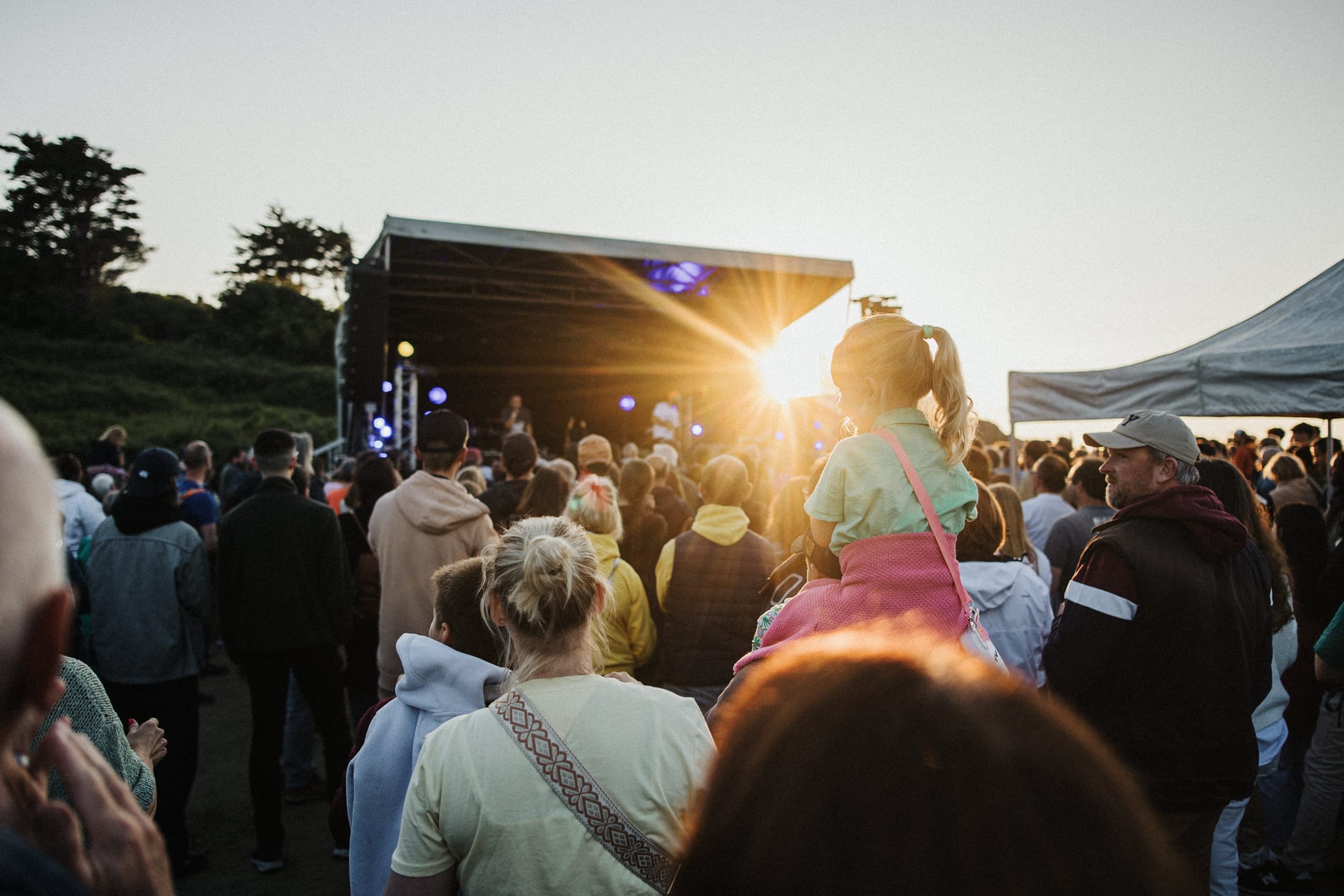 Image de l'édition 2024 de Fermanville en Scène festivaliers