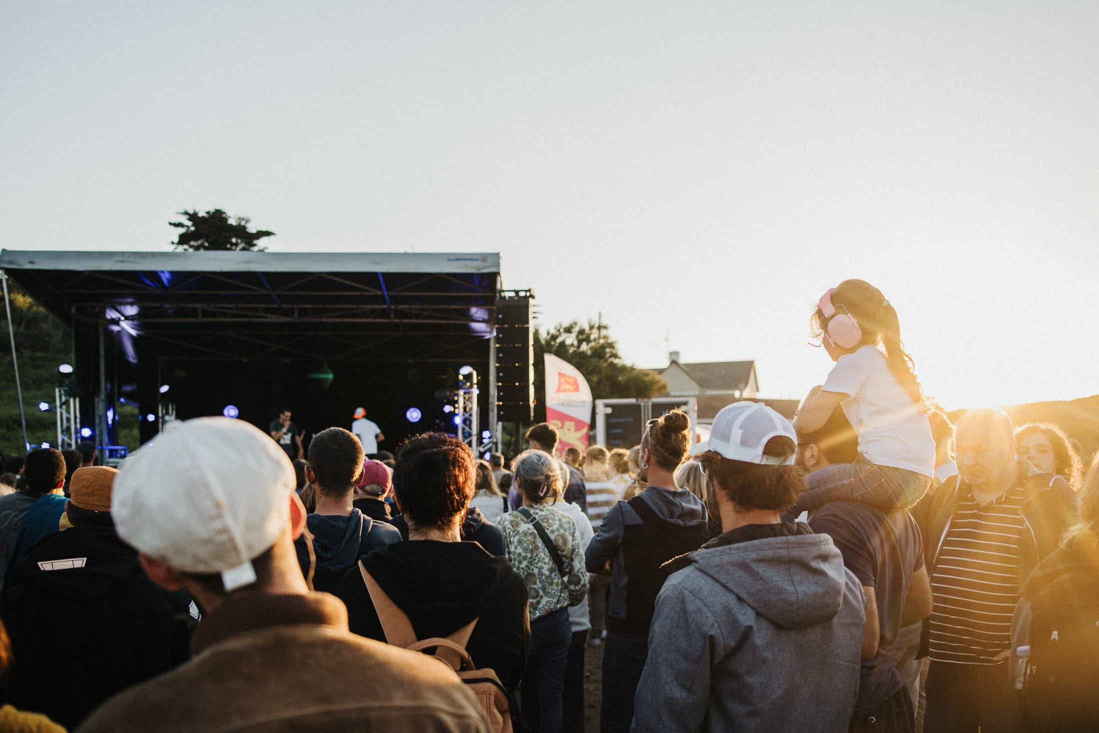 Image de l'édition 2024 de Fermanville en Scène festivaliers